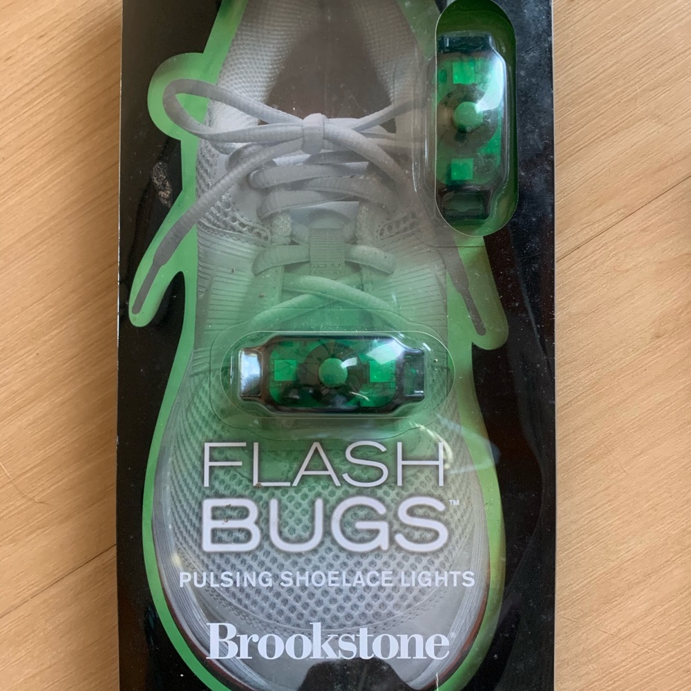 BROOKSTONE PULSATING SHOE LACE LIGHT RED OR GREEN - Picture 4 of 6